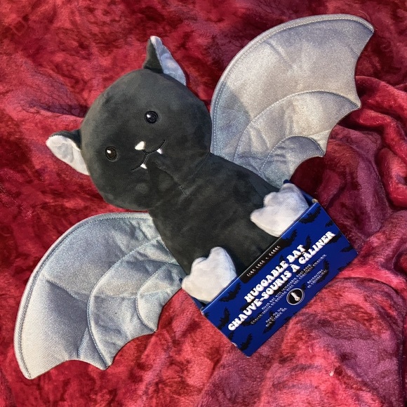 Plush bat with removable heat pack - Picture 1 of 15